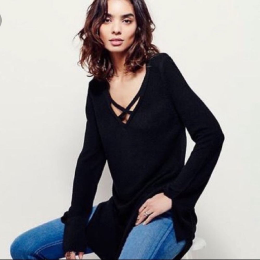 FREE PEOPLE CRISS CROSS SWEATER!!😍🎉
